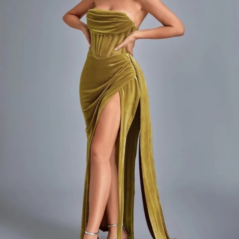 BELLA BARNETT GOLD VELVET CORSET MAXI DRESS GOWN